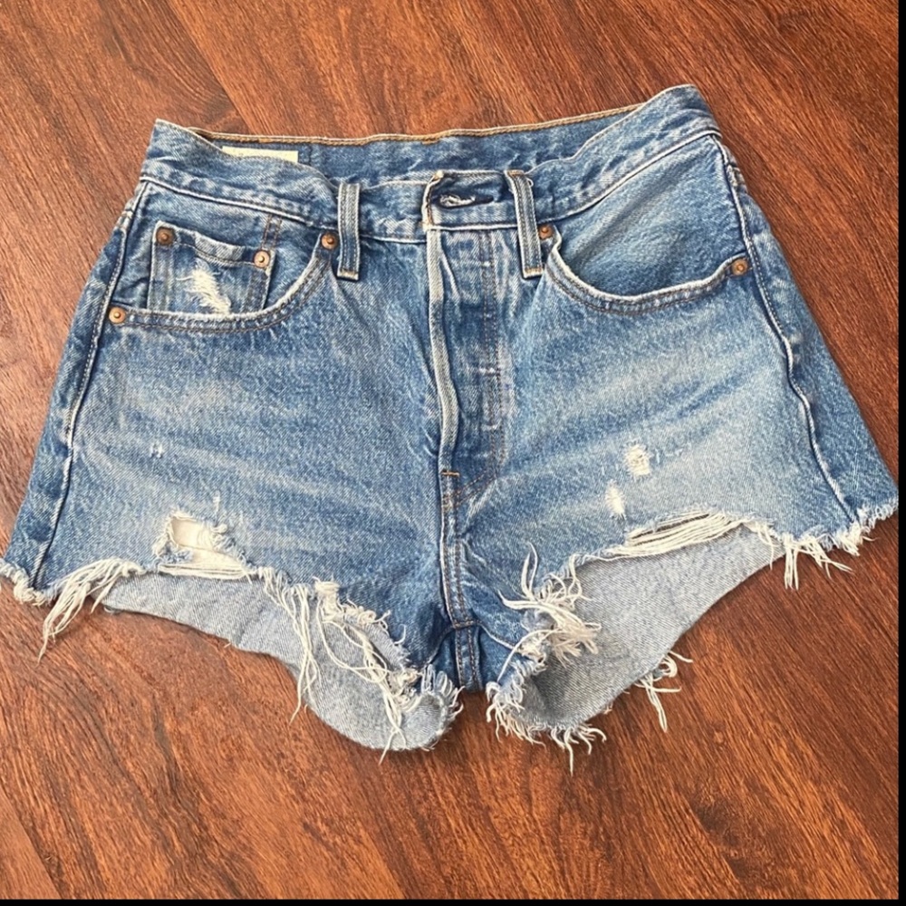 Vintage Levi’s 501’s Denim shorts!!!